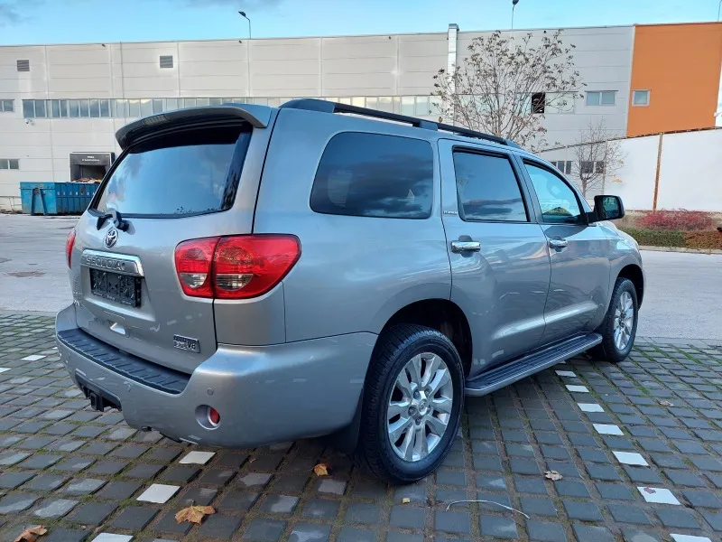 Toyota Sequoia 5.7i 386кс, 6+1 Image 4