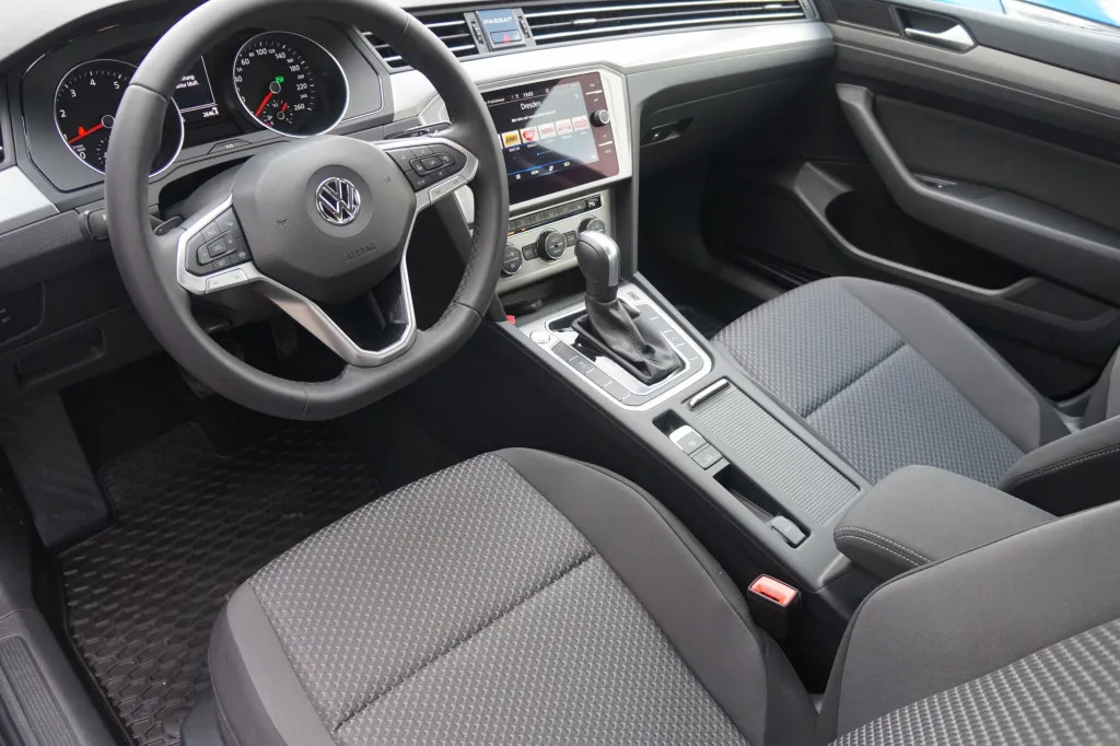 Volkswagen Passat 1.5 TSI DSG*NAVI*LED*TEMPOMAT*PDC* Image 4