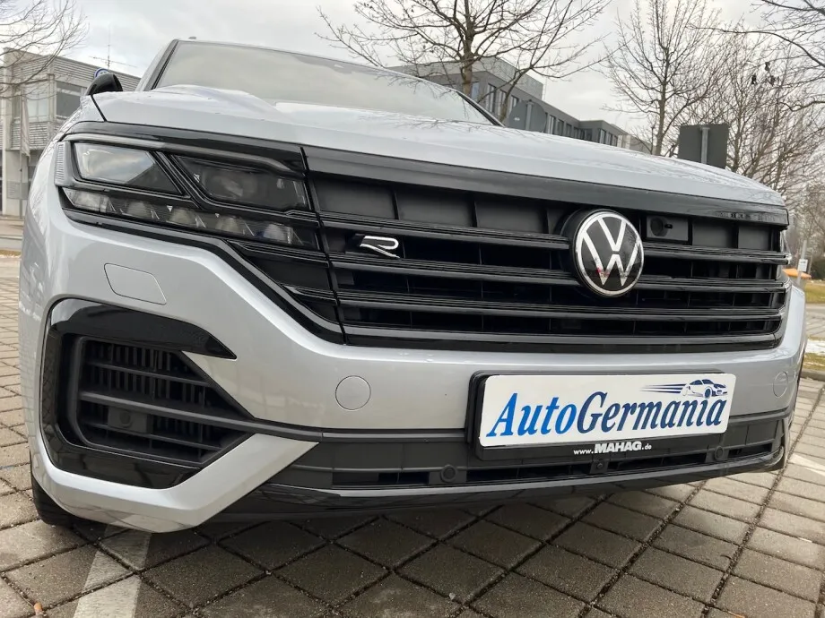 Volkswagen Touareg 3.0TSI e-Hybrid 381PS R-Line  Image 1